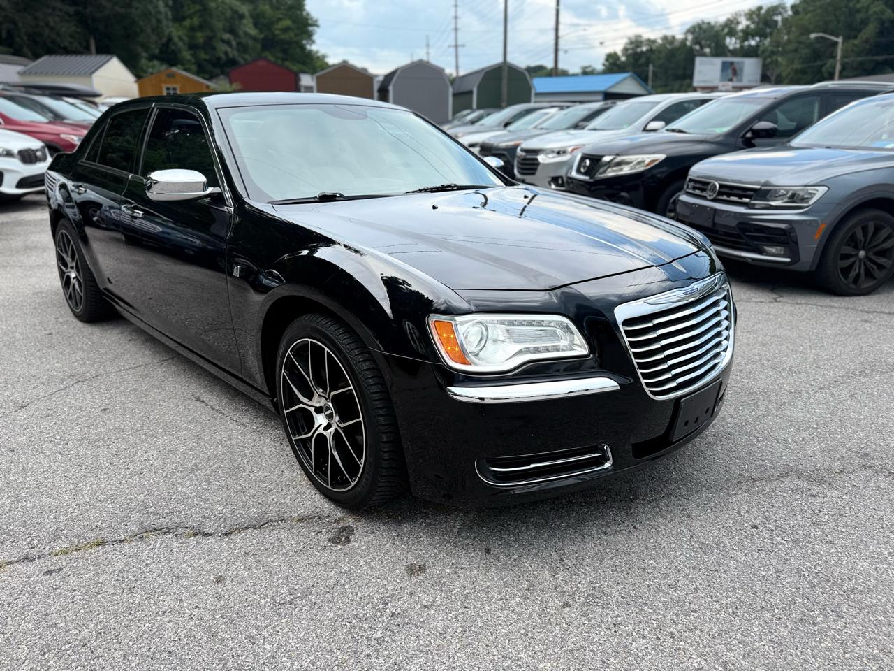 Chrysler 300 4dr Sdn Motown RWD 2013
