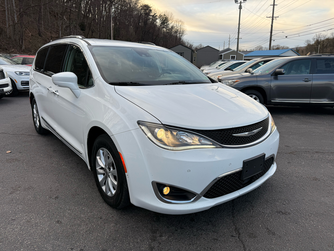 Chrysler Pacifica Touring L FWD 2018