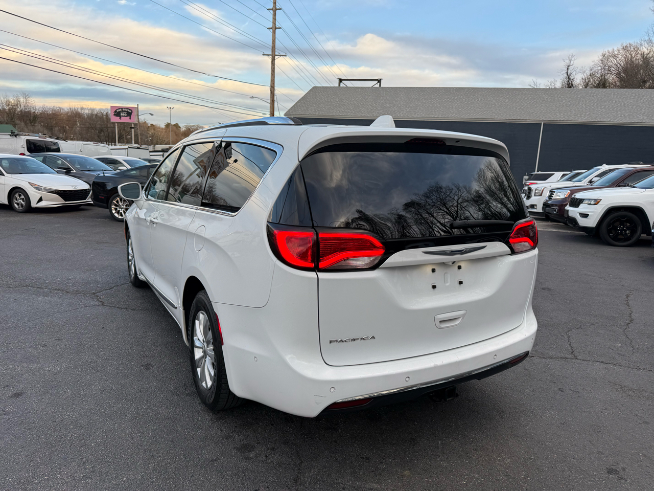 Chrysler Pacifica Touring L FWD 2018