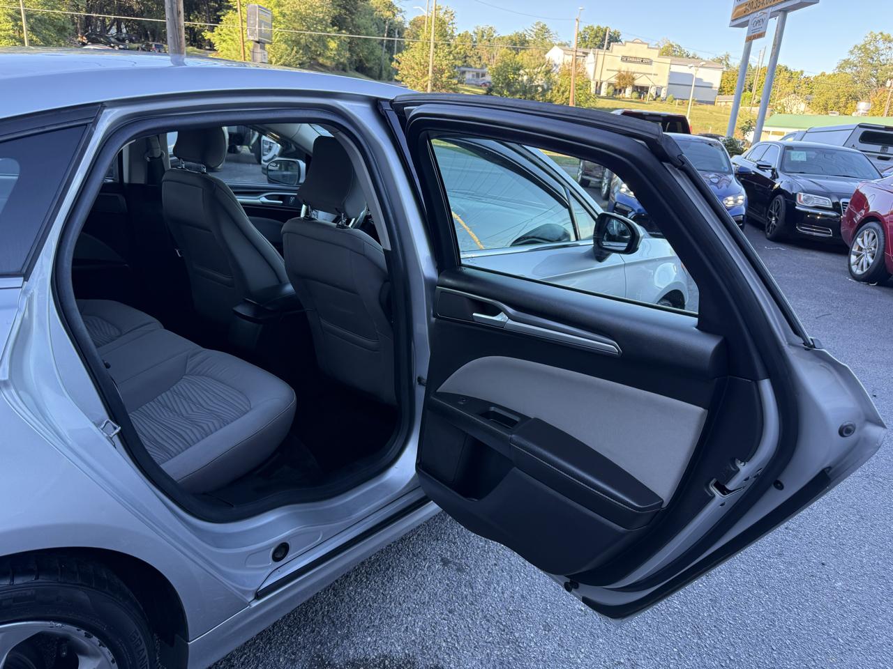 Ford Fusion 4dr Sdn S FWD 2016