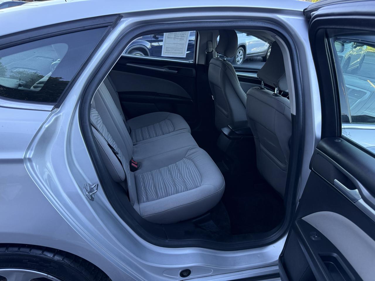 Ford Fusion 4dr Sdn S FWD 2016