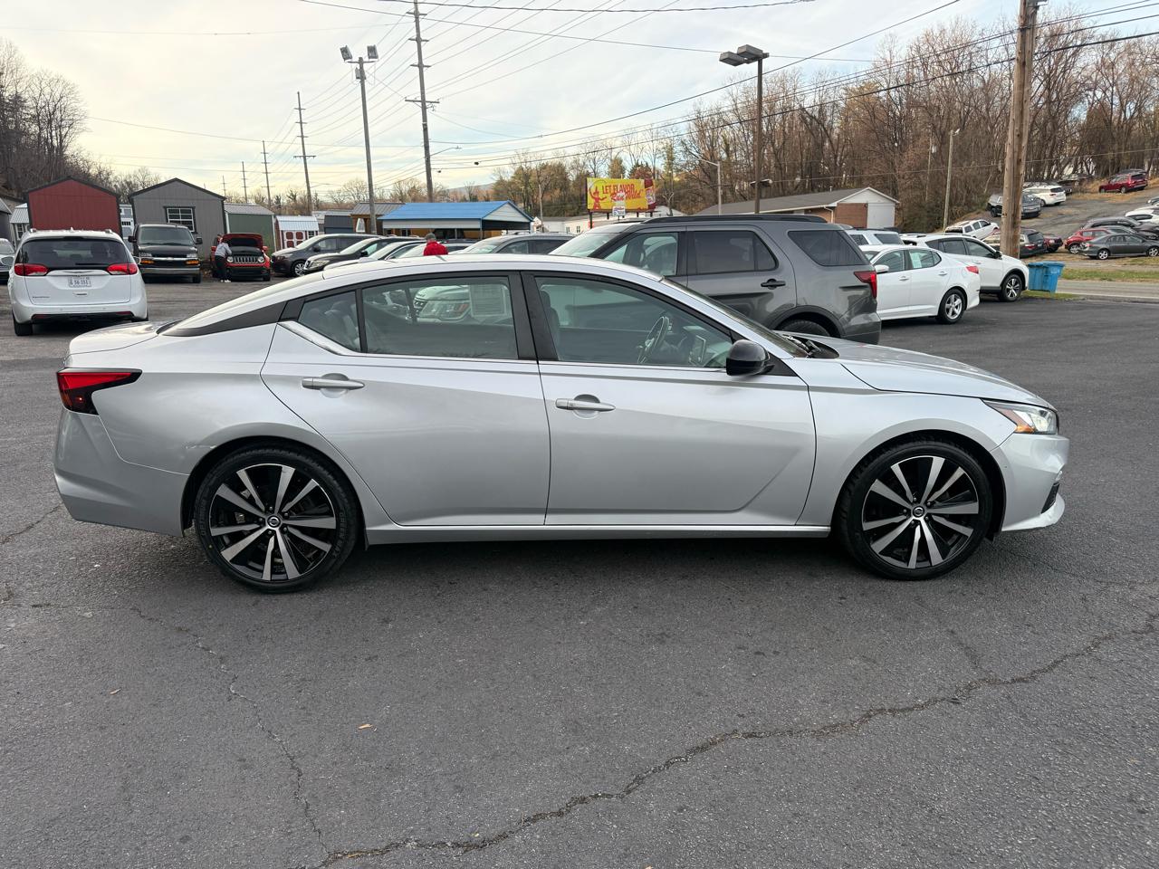 Nissan Altima 2.5 SR Sedan 2019