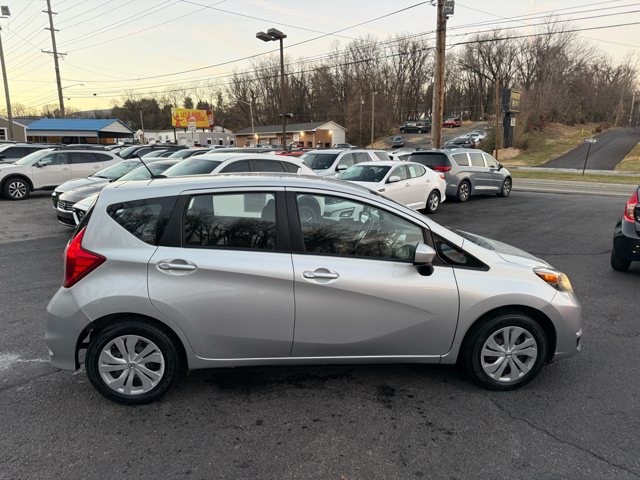Nissan Versa Note SV CVT 2018