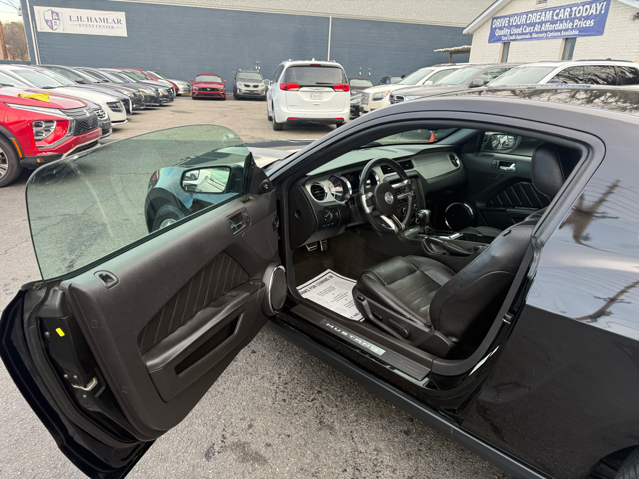 Ford Mustang 2dr Cpe V6 2011