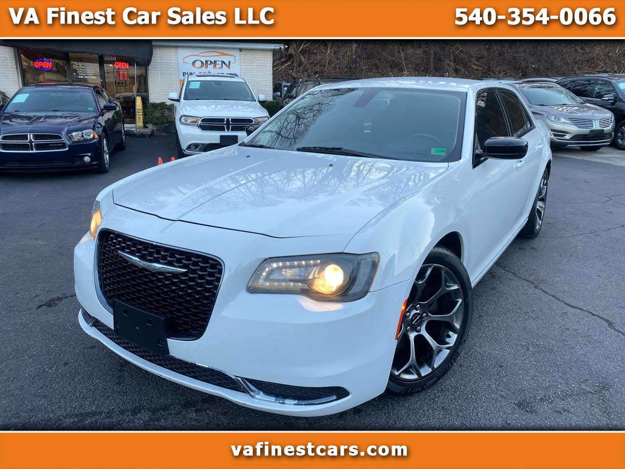 2018 Chrysler 300 Touring's photo
