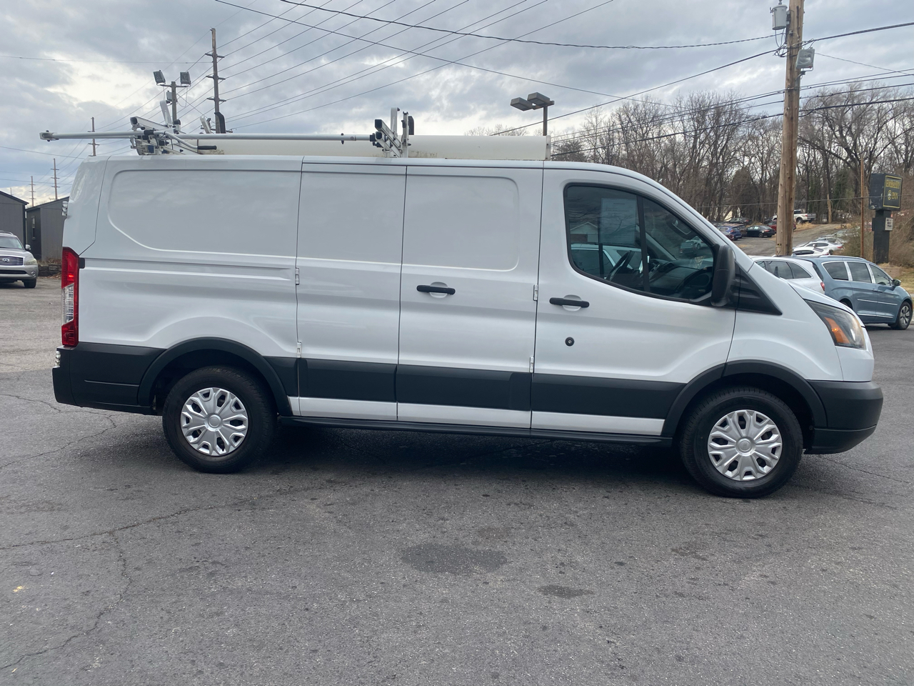 Ford Transit Cargo Van T-150 130" Low Rf 8600 GVWR Swing-Out RH Dr 2016