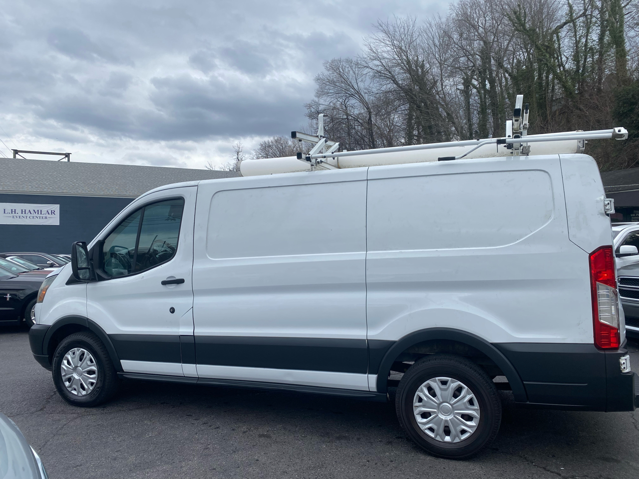 Ford Transit Cargo Van T-150 130" Low Rf 8600 GVWR Swing-Out RH Dr 2016