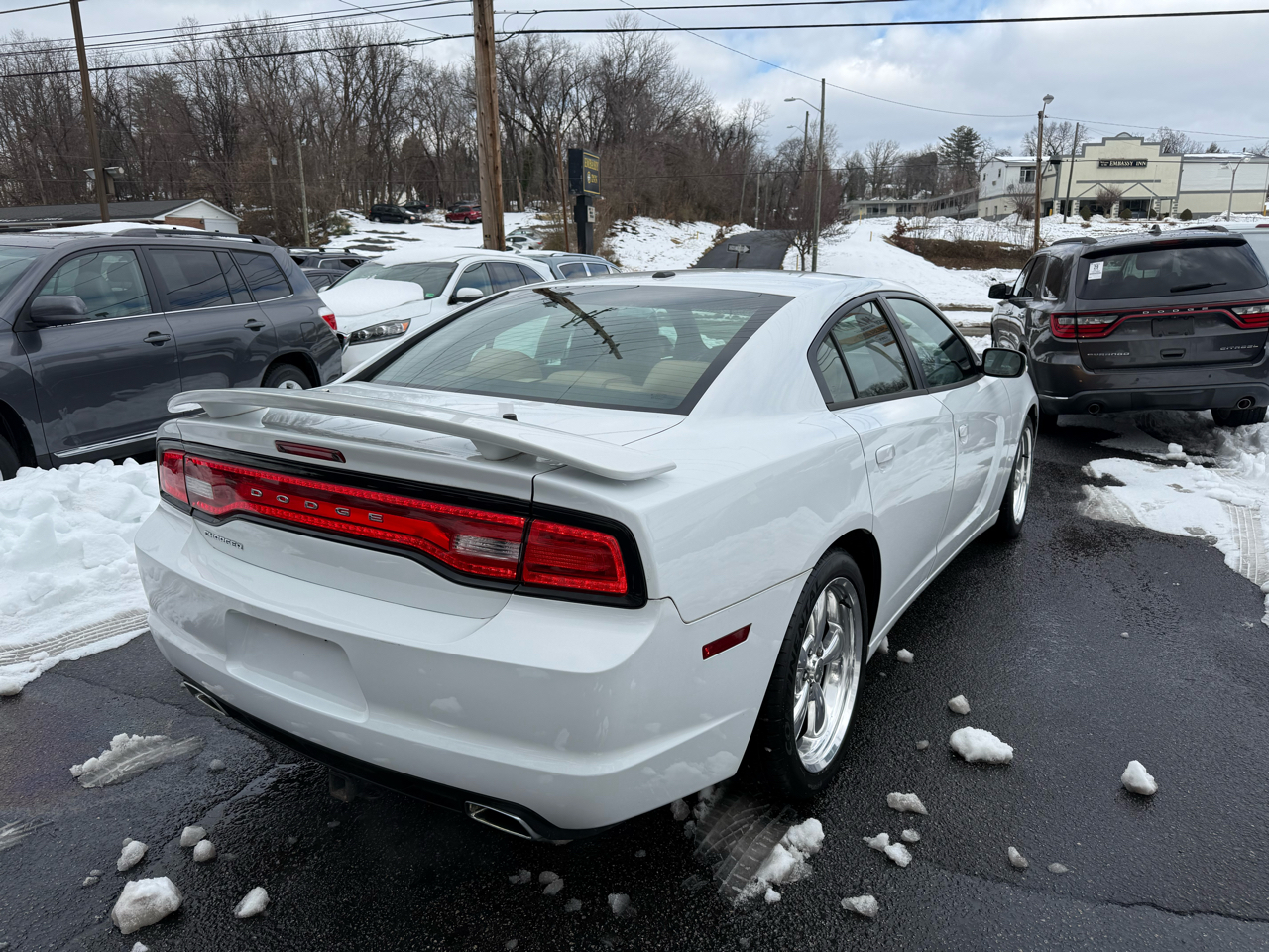 Dodge Charger 4dr Sdn SXT Plus RWD 2013