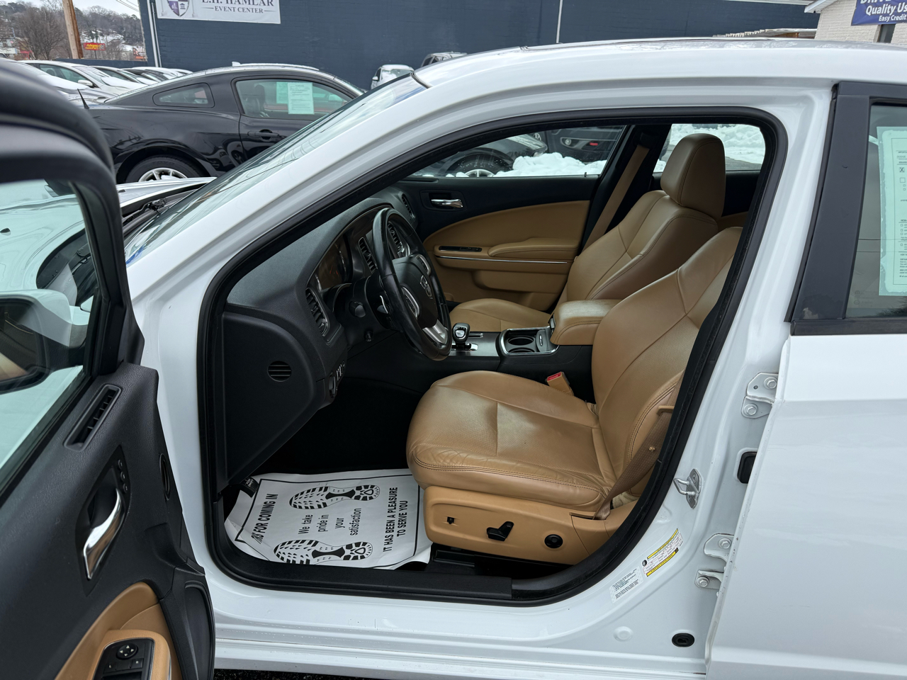 Dodge Charger 4dr Sdn SXT Plus RWD 2013