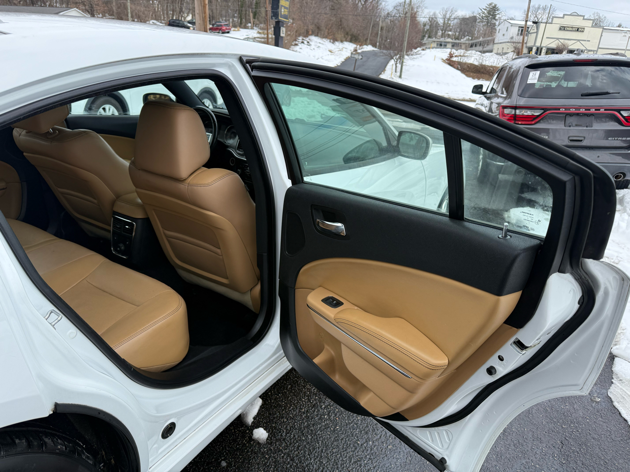 Dodge Charger 4dr Sdn SXT Plus RWD 2013