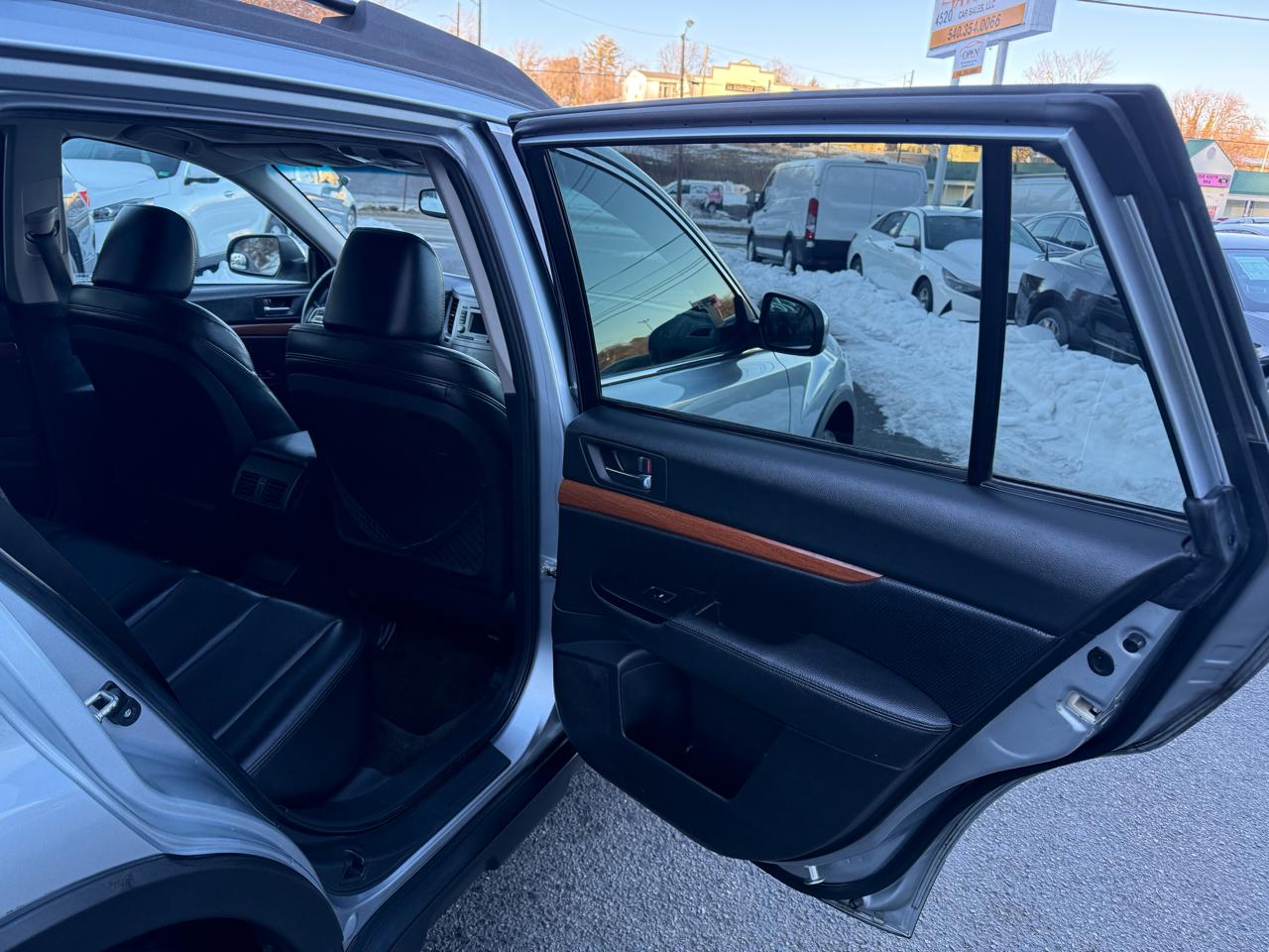 Subaru Outback 4dr Wgn H4 Auto 2.5i Limited 2013