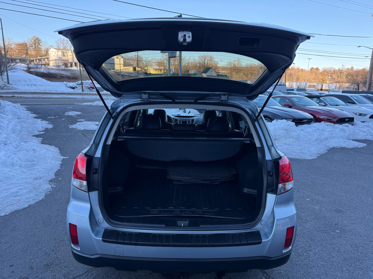 Subaru Outback 4dr Wgn H4 Auto 2.5i Limited 2013