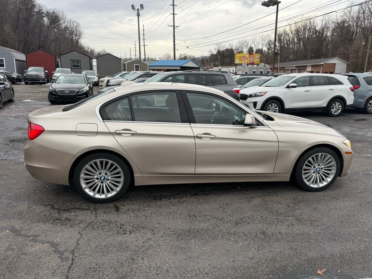 BMW 3 Series 4dr Sdn 328i xDrive AWD SULEV 2013