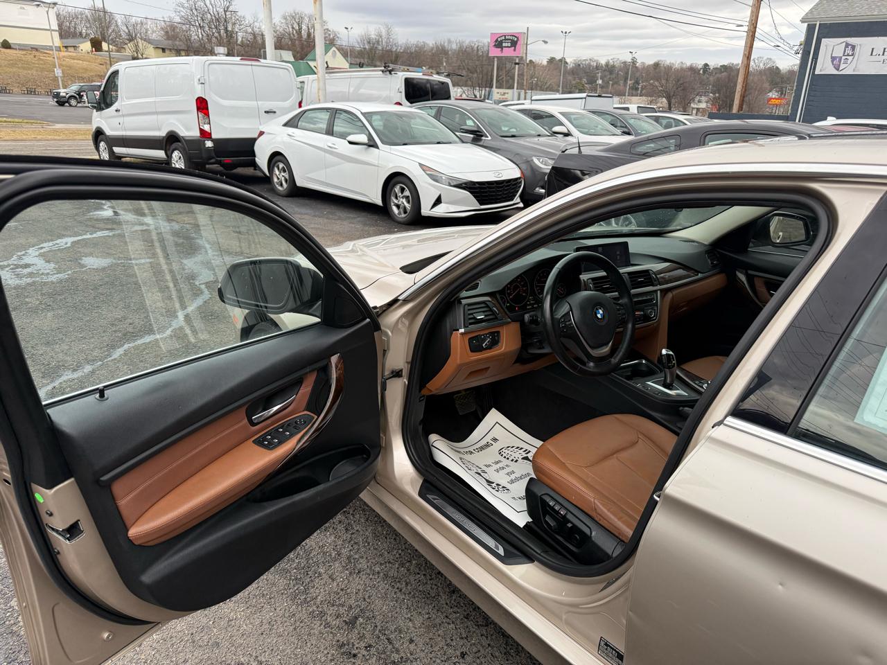 BMW 3 Series 4dr Sdn 328i xDrive AWD SULEV 2013