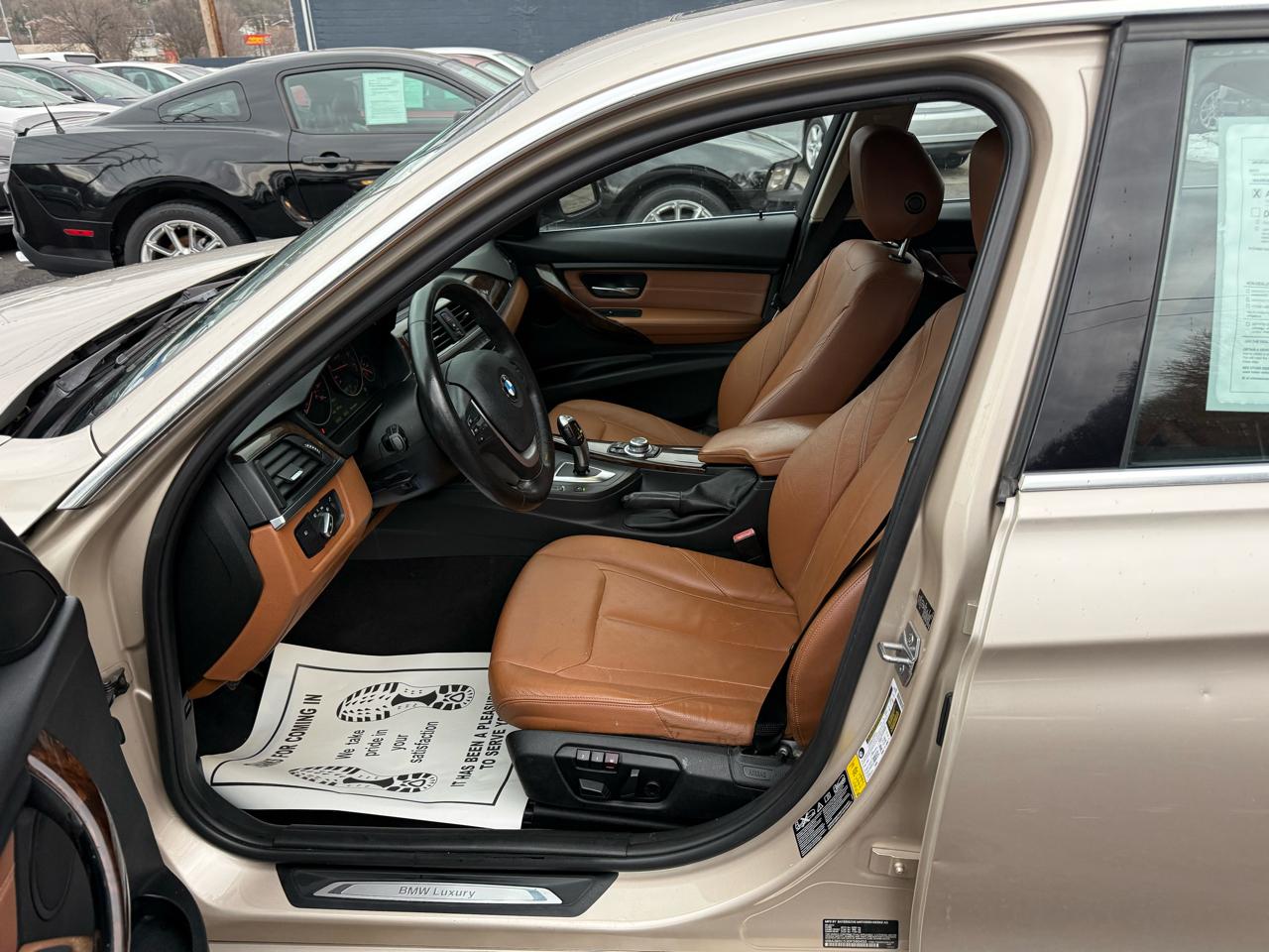 BMW 3 Series 4dr Sdn 328i xDrive AWD SULEV 2013