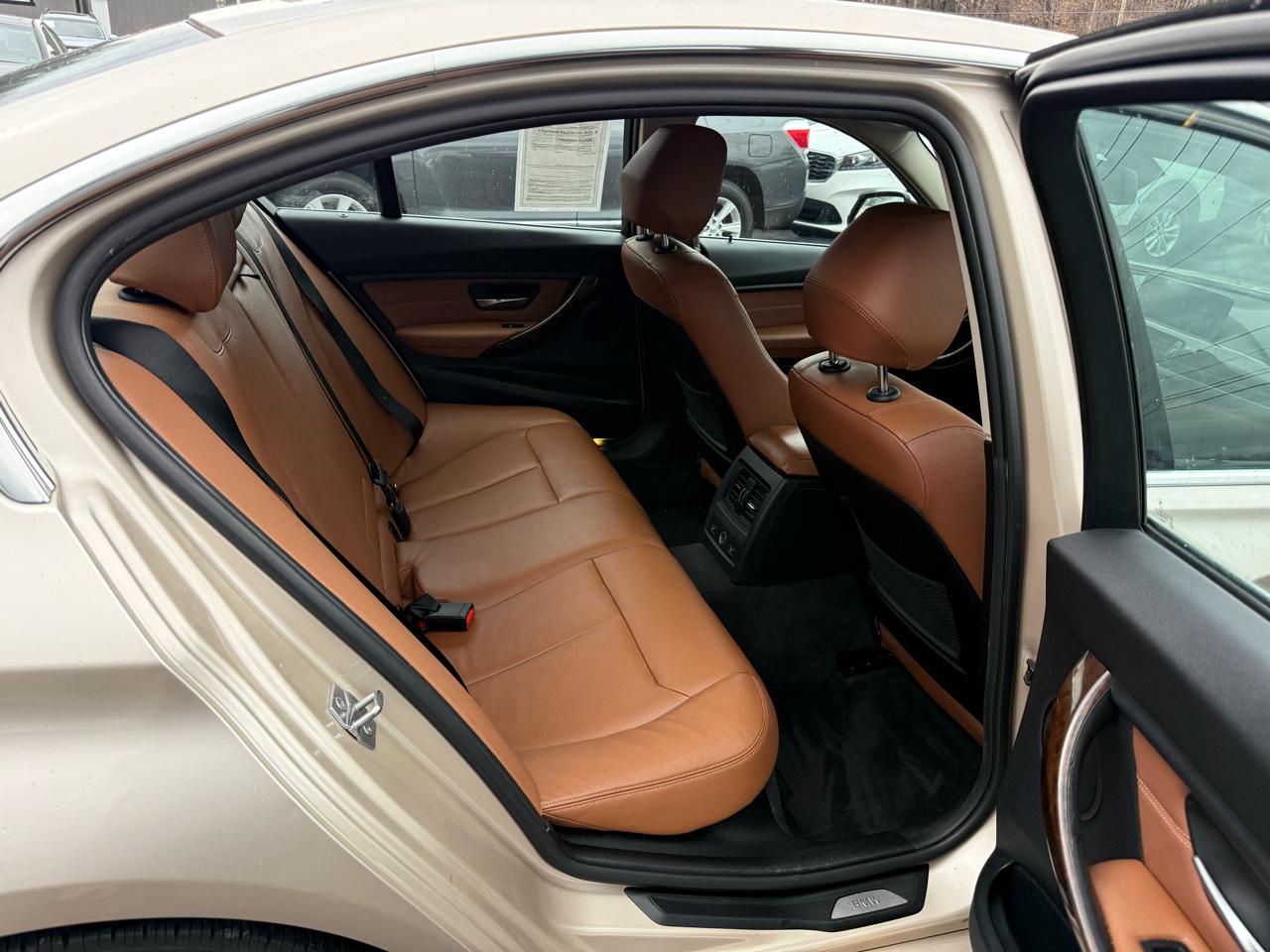 BMW 3 Series 4dr Sdn 328i xDrive AWD SULEV 2013