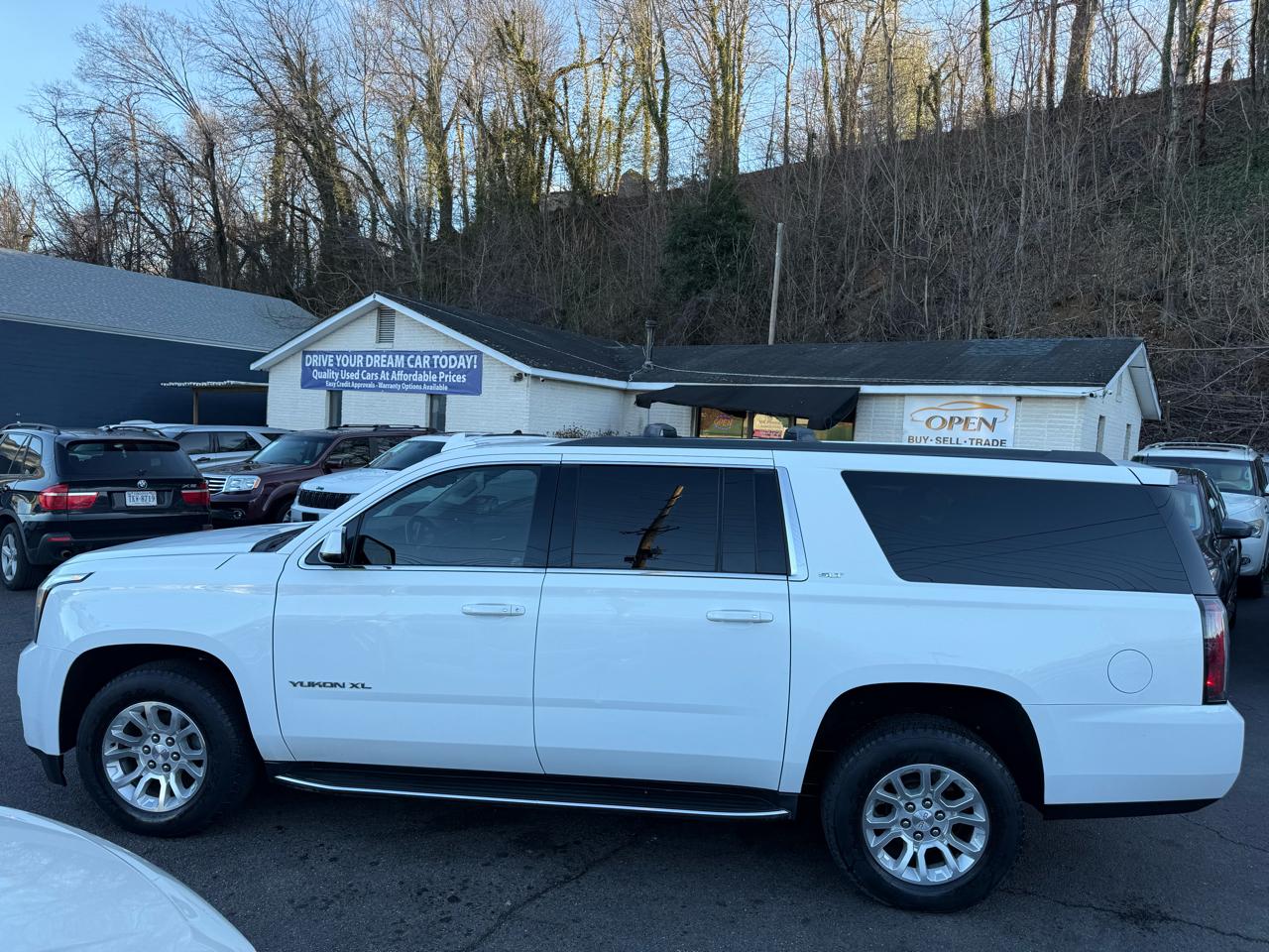GMC Yukon XL 4WD 4dr SLT 2017