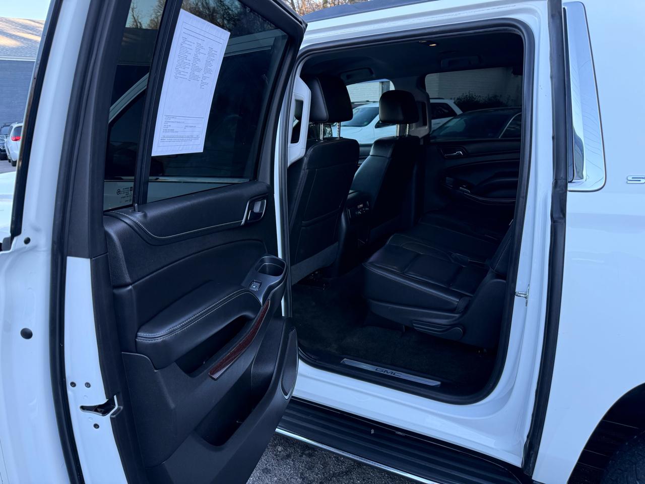 GMC Yukon XL 4WD 4dr SLT 2017