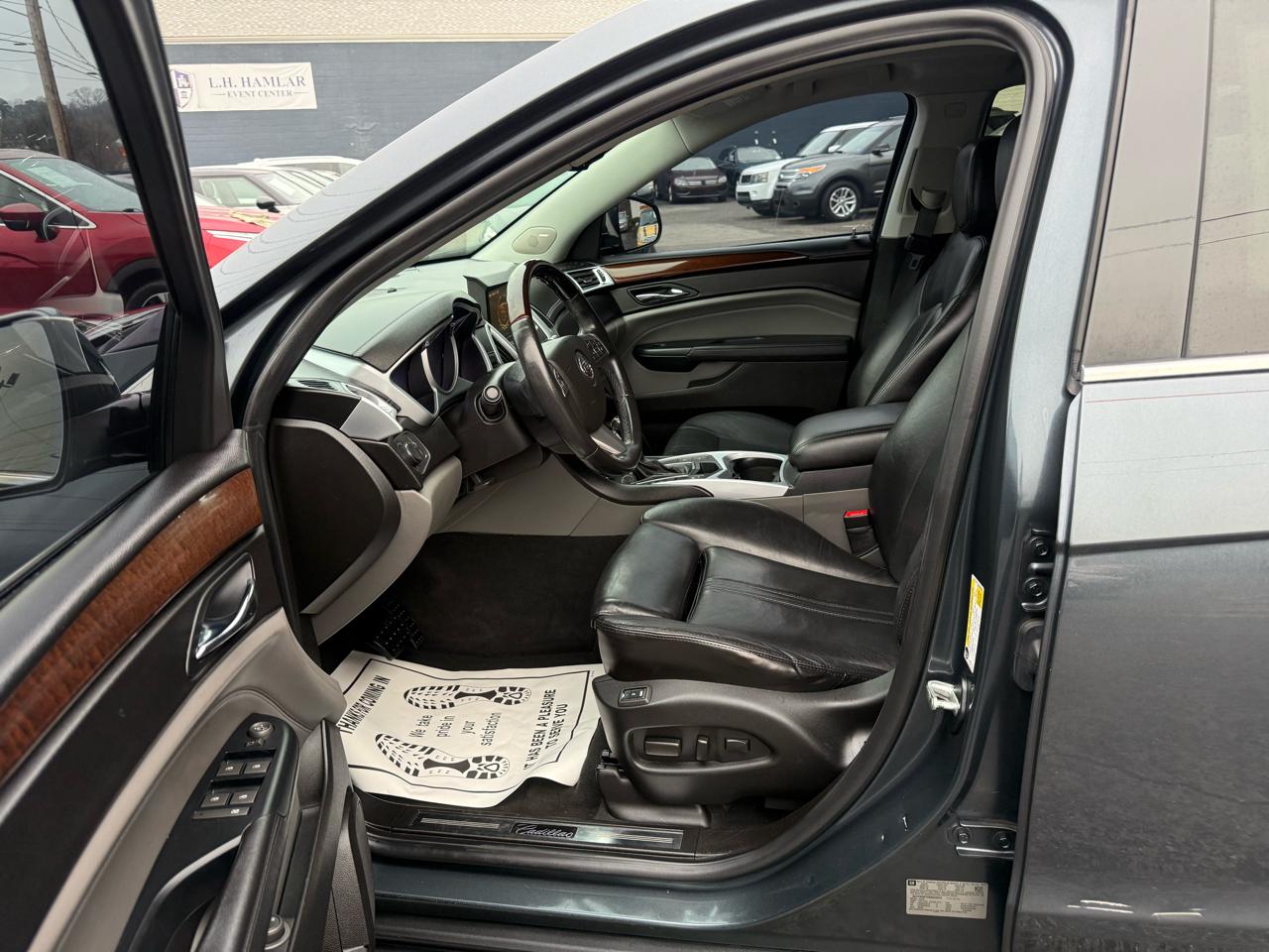 Cadillac SRX AWD 4dr Luxury Collection 2011