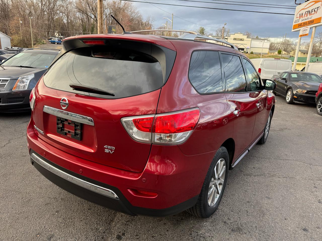 Nissan Pathfinder 4WD 4dr SV 2013