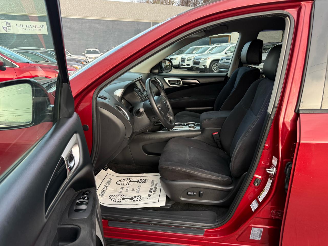 Nissan Pathfinder 4WD 4dr SV 2013