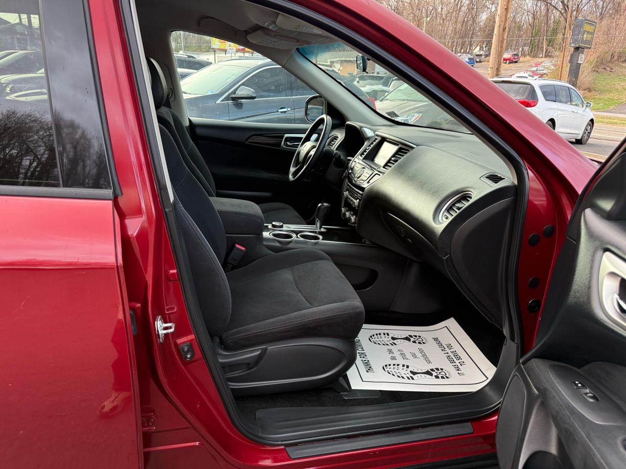 Nissan Pathfinder 4WD 4dr SV 2013