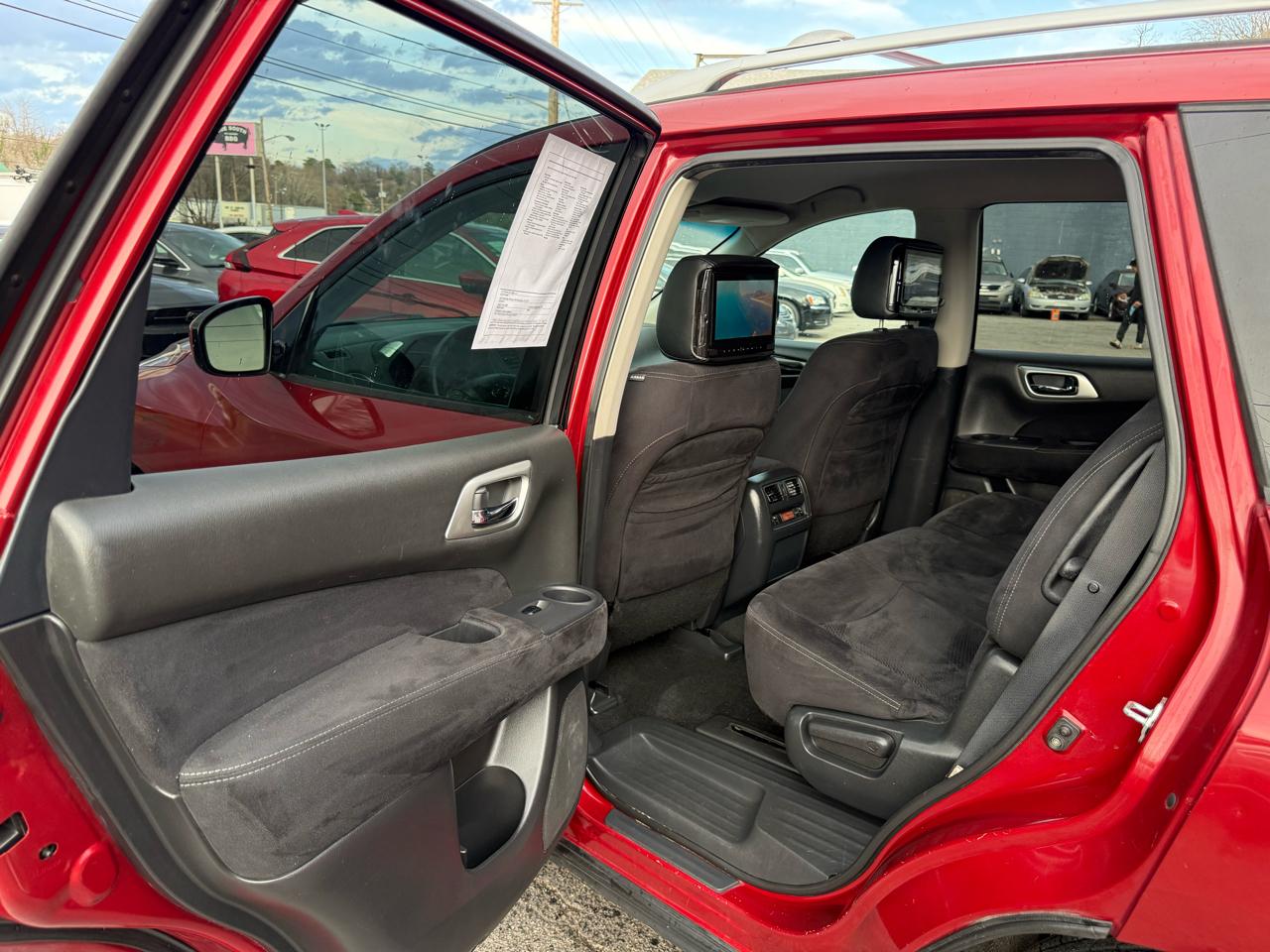 Nissan Pathfinder 4WD 4dr SV 2013