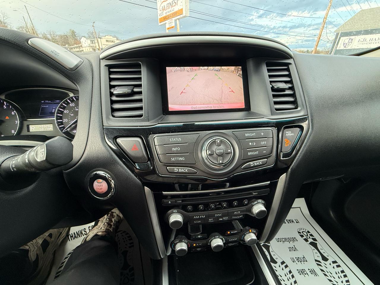 Nissan Pathfinder 4WD 4dr SV 2013