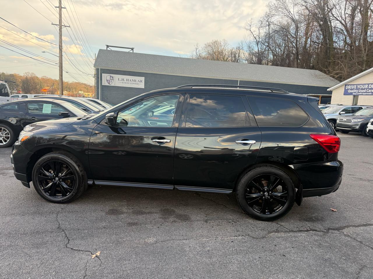 Nissan Pathfinder 4x4 SL 2018