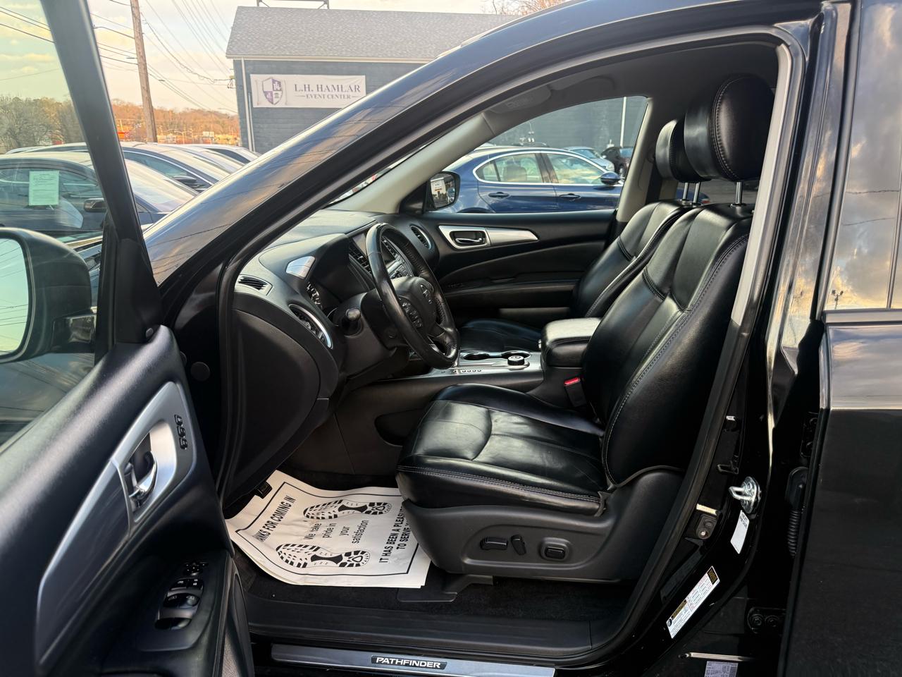 Nissan Pathfinder 4x4 SL 2018