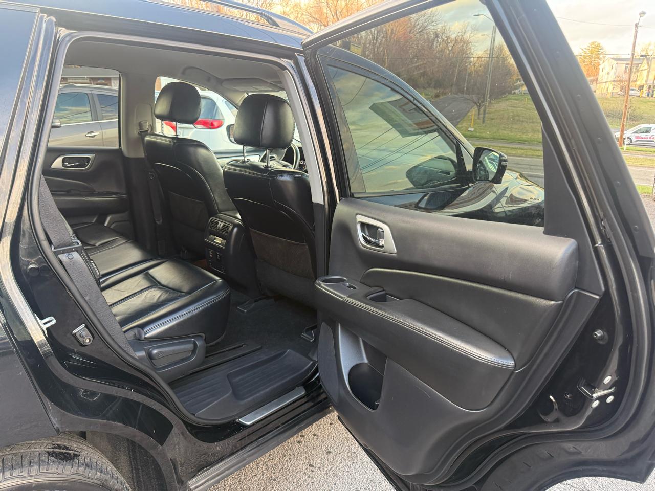 Nissan Pathfinder 4x4 SL 2018