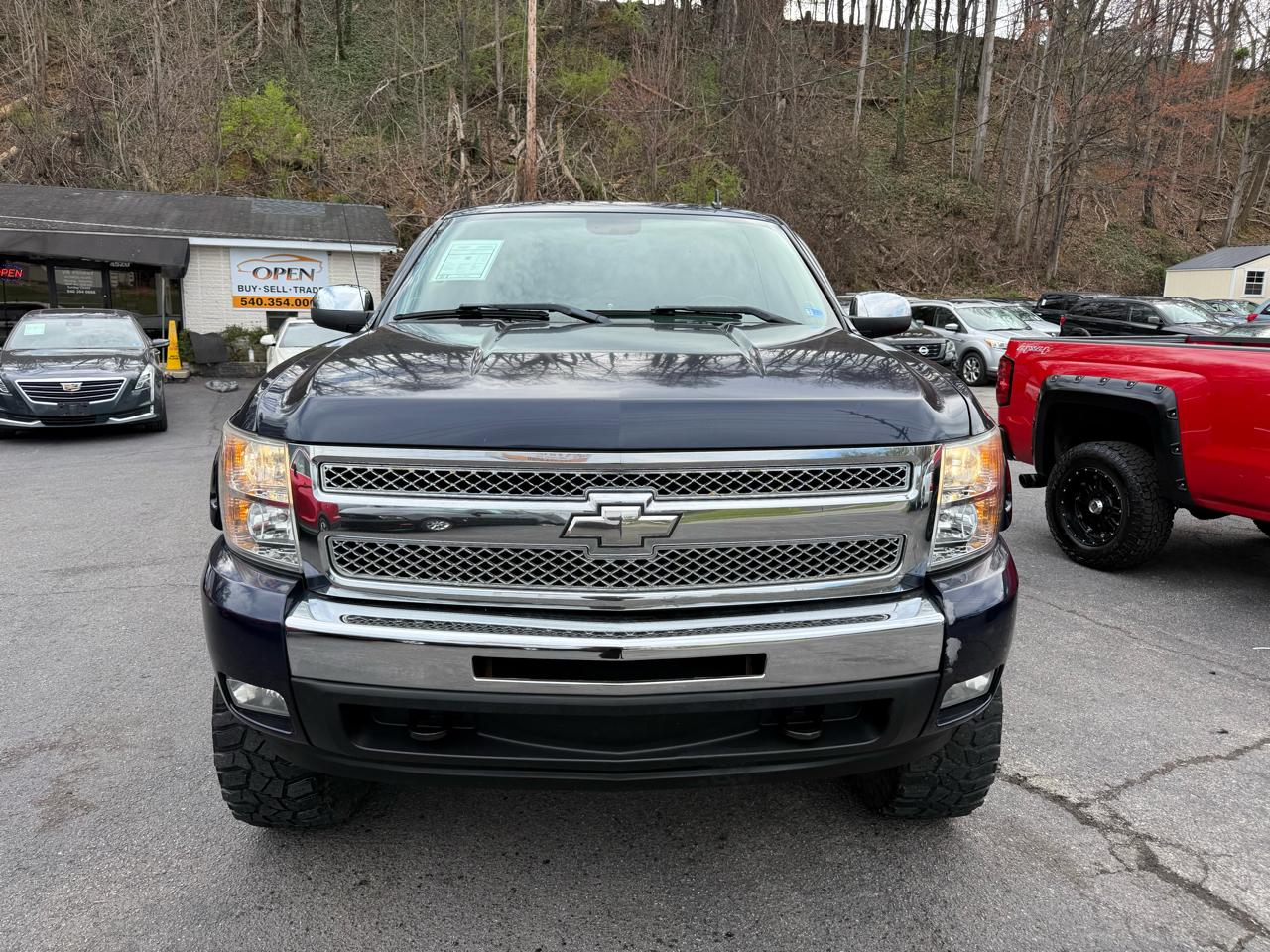 Chevrolet Silverado 1500 4WD Crew Cab 143.5" LT 2011