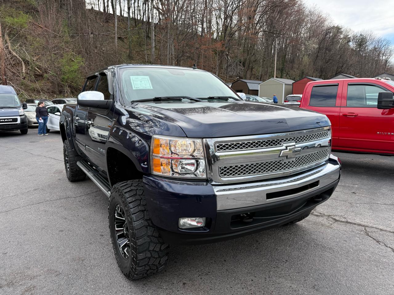 Chevrolet Silverado 1500 4WD Crew Cab 143.5" LT 2011