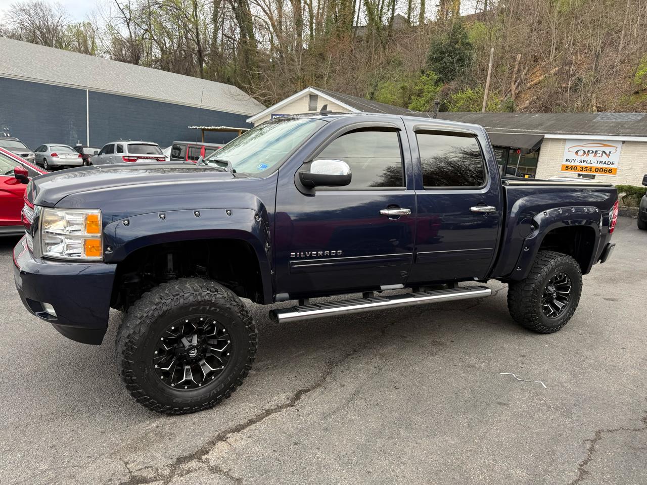 Chevrolet Silverado 1500 4WD Crew Cab 143.5" LT 2011