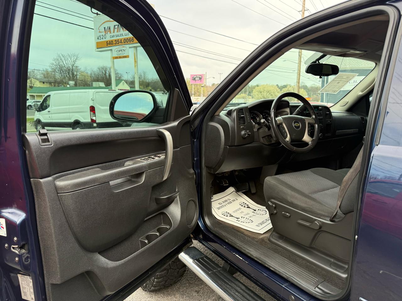 Chevrolet Silverado 1500 4WD Crew Cab 143.5" LT 2011