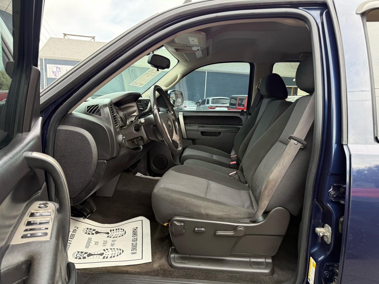 Chevrolet Silverado 1500 4WD Crew Cab 143.5" LT 2011