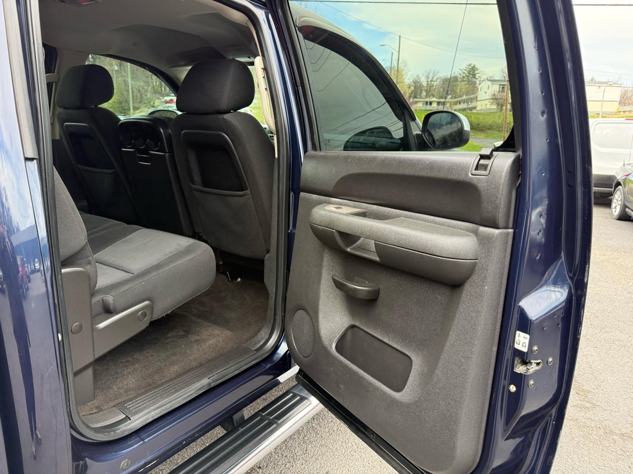 Chevrolet Silverado 1500 4WD Crew Cab 143.5" LT 2011