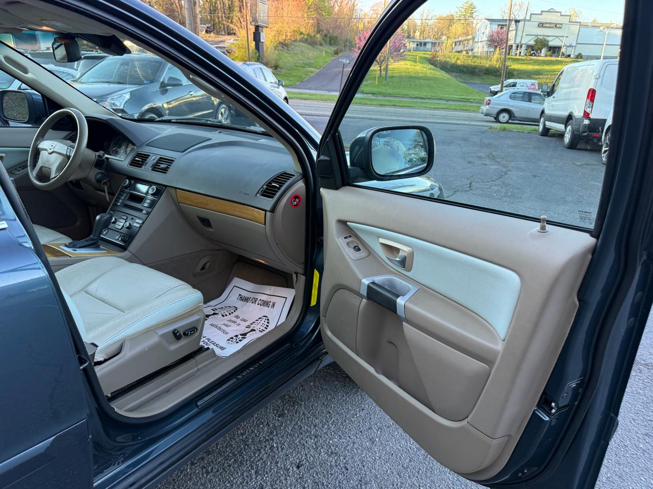 Volvo XC90 AWD 4dr I6 w/Snrf/3rd Row 2007