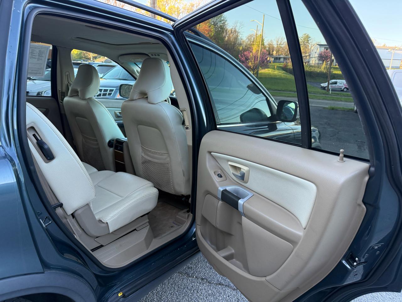 Volvo XC90 AWD 4dr I6 w/Snrf/3rd Row 2007