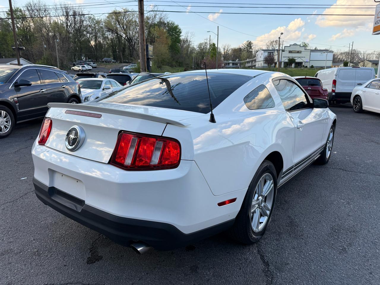 Ford Mustang 2dr Cpe V6 2010