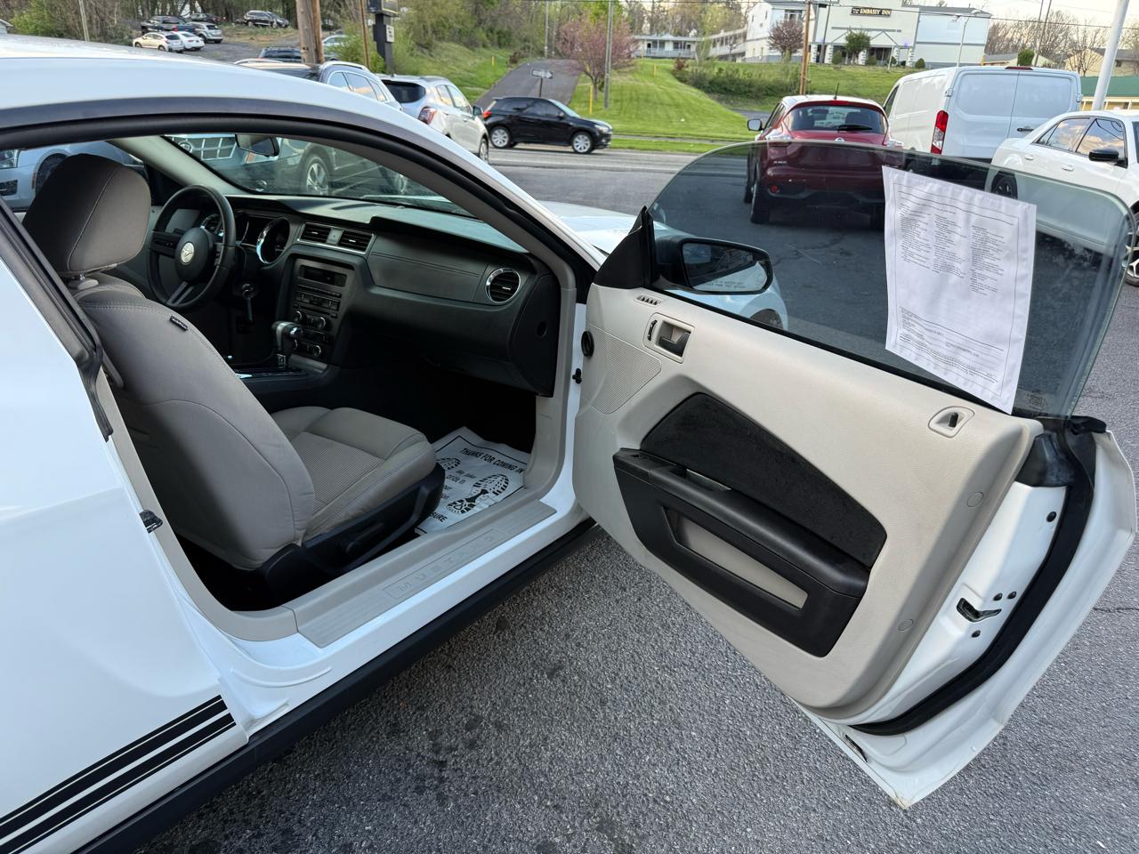 Ford Mustang 2dr Cpe V6 2010