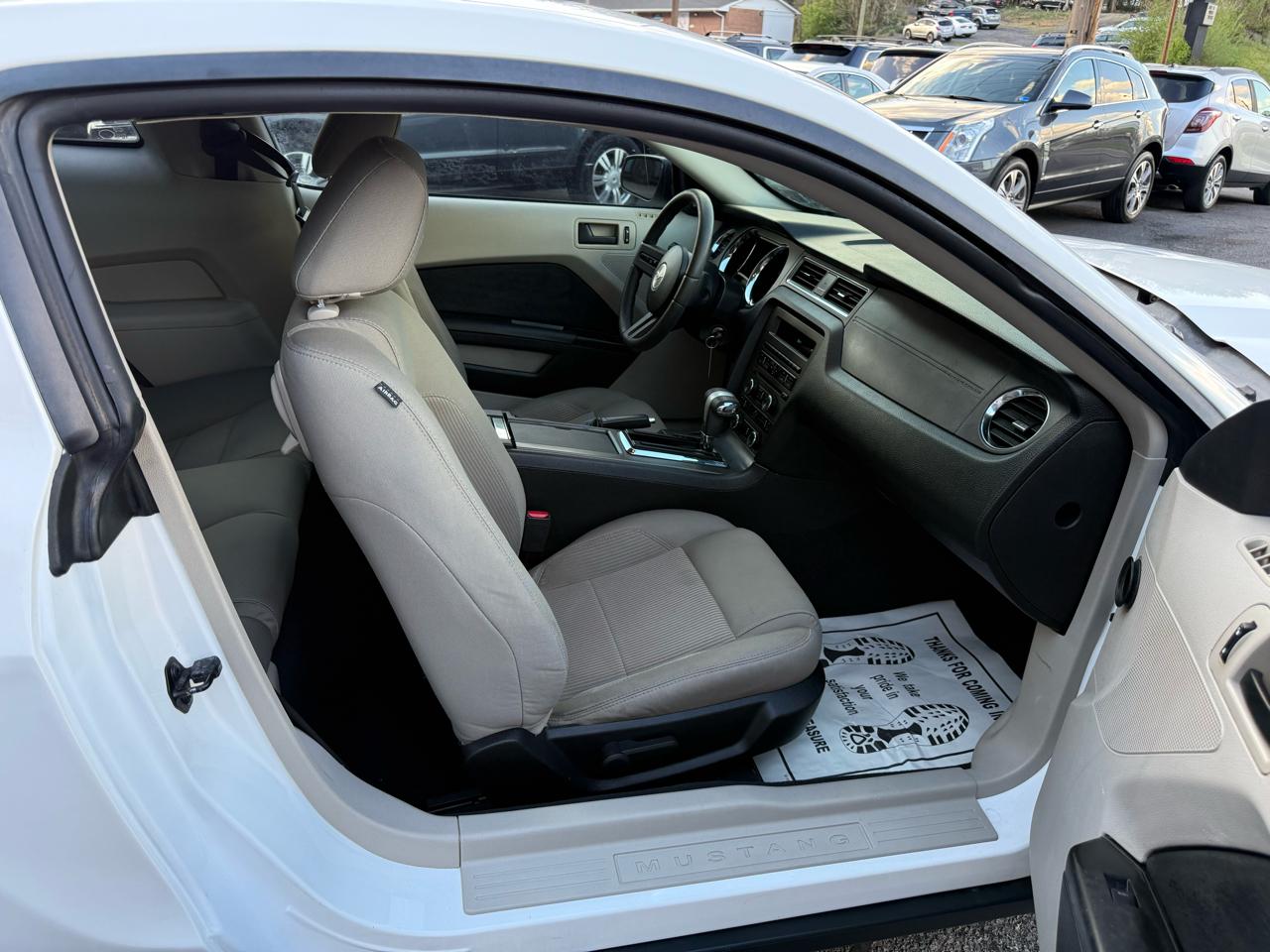 Ford Mustang 2dr Cpe V6 2010