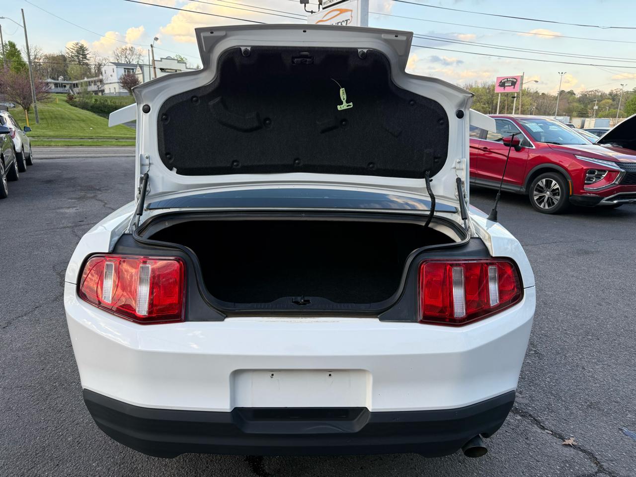 Ford Mustang 2dr Cpe V6 2010