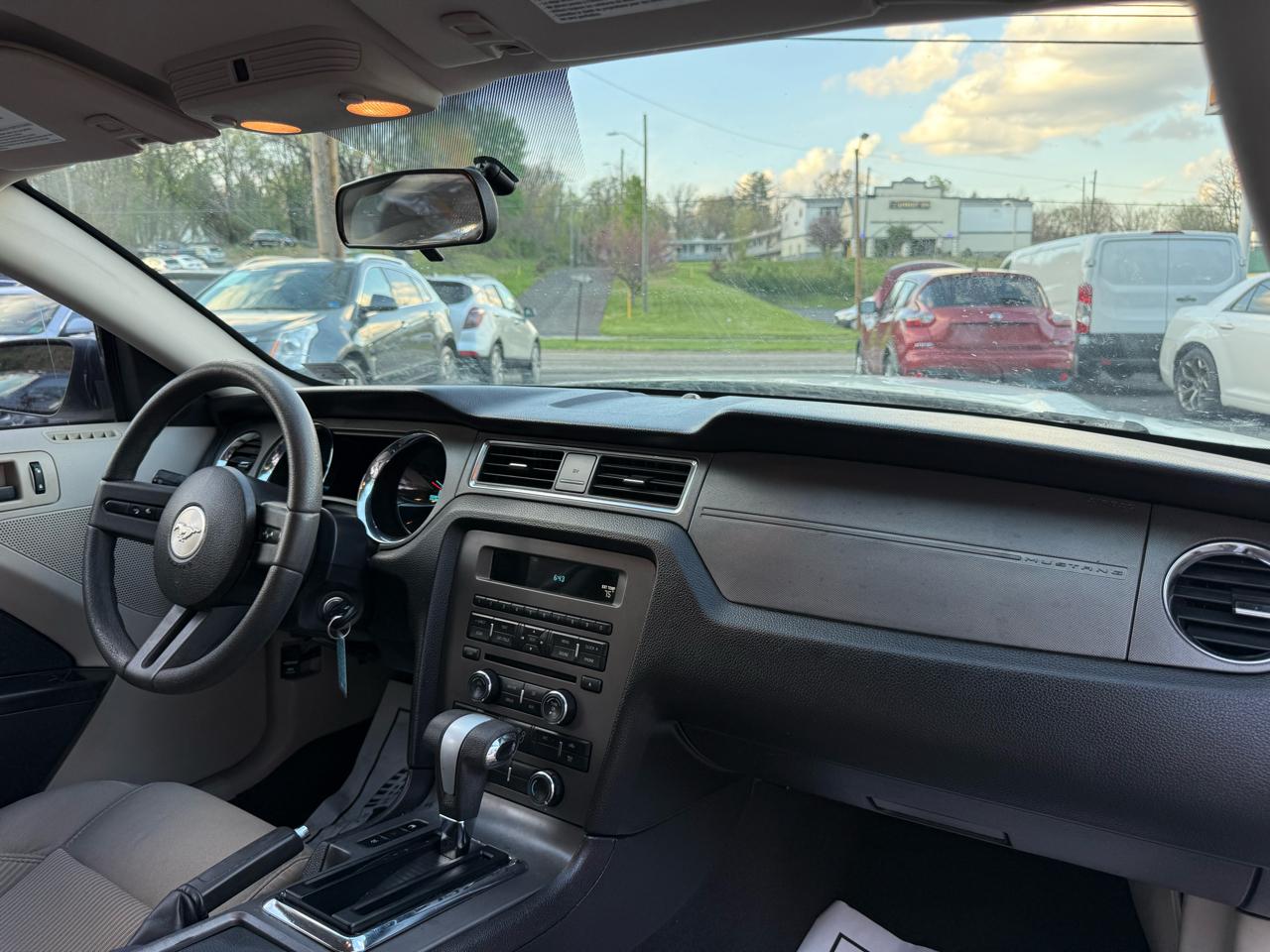 Ford Mustang 2dr Cpe V6 2010