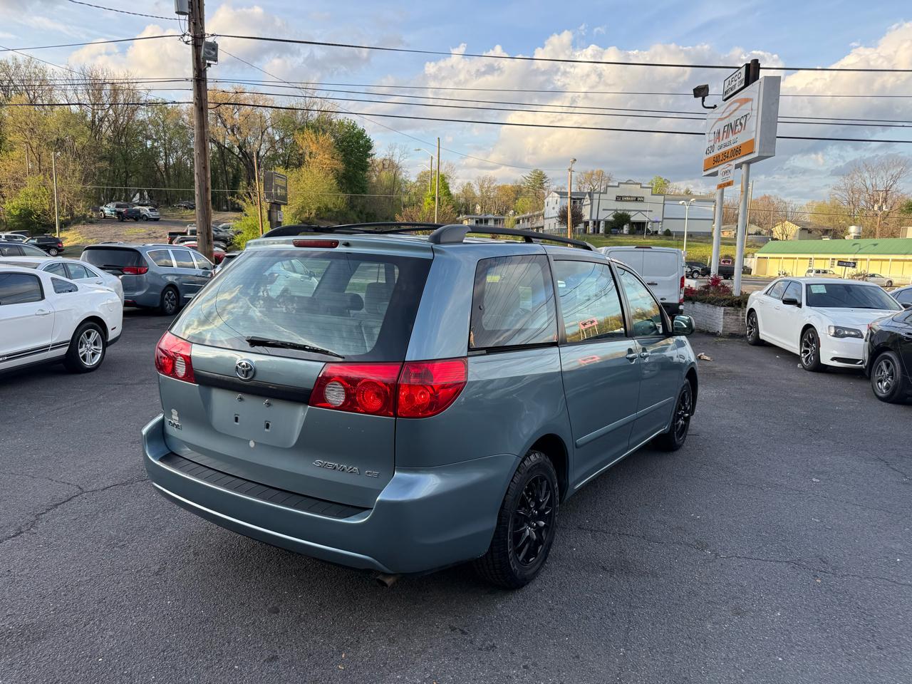 Toyota Sienna 5dr 7-Pass Van CE FWD (Natl) 2008