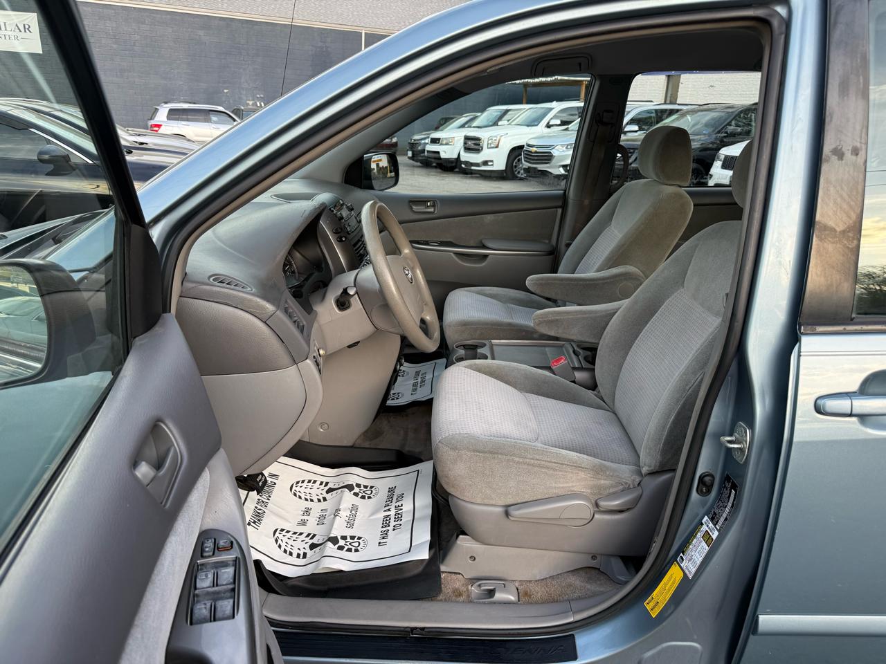 Toyota Sienna 5dr 7-Pass Van CE FWD (Natl) 2008