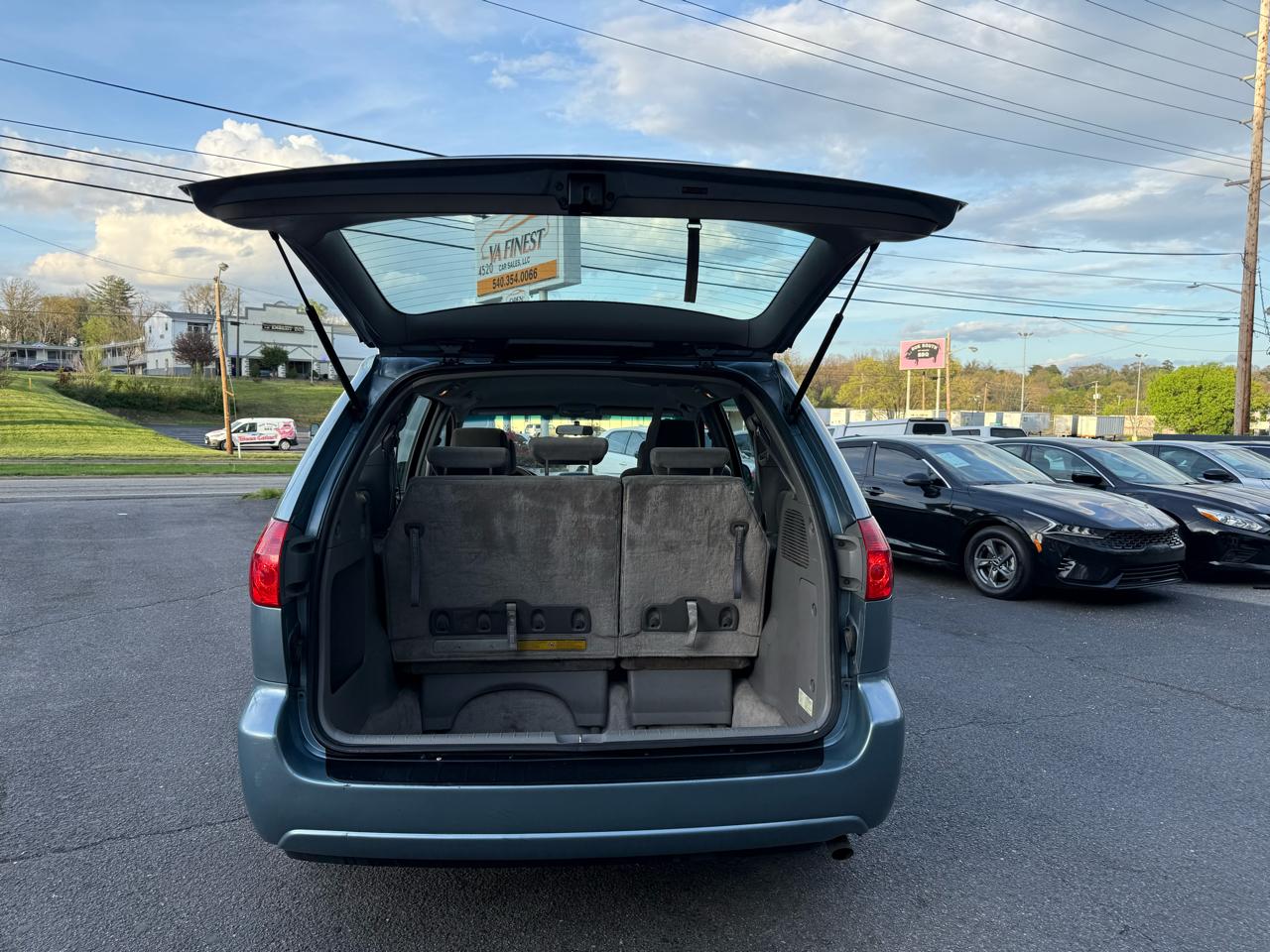 Toyota Sienna 5dr 7-Pass Van CE FWD (Natl) 2008