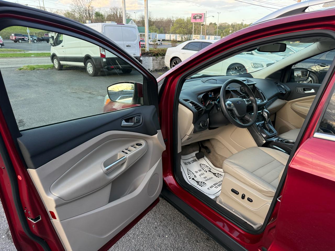 Ford Escape FWD 4dr Titanium 2015