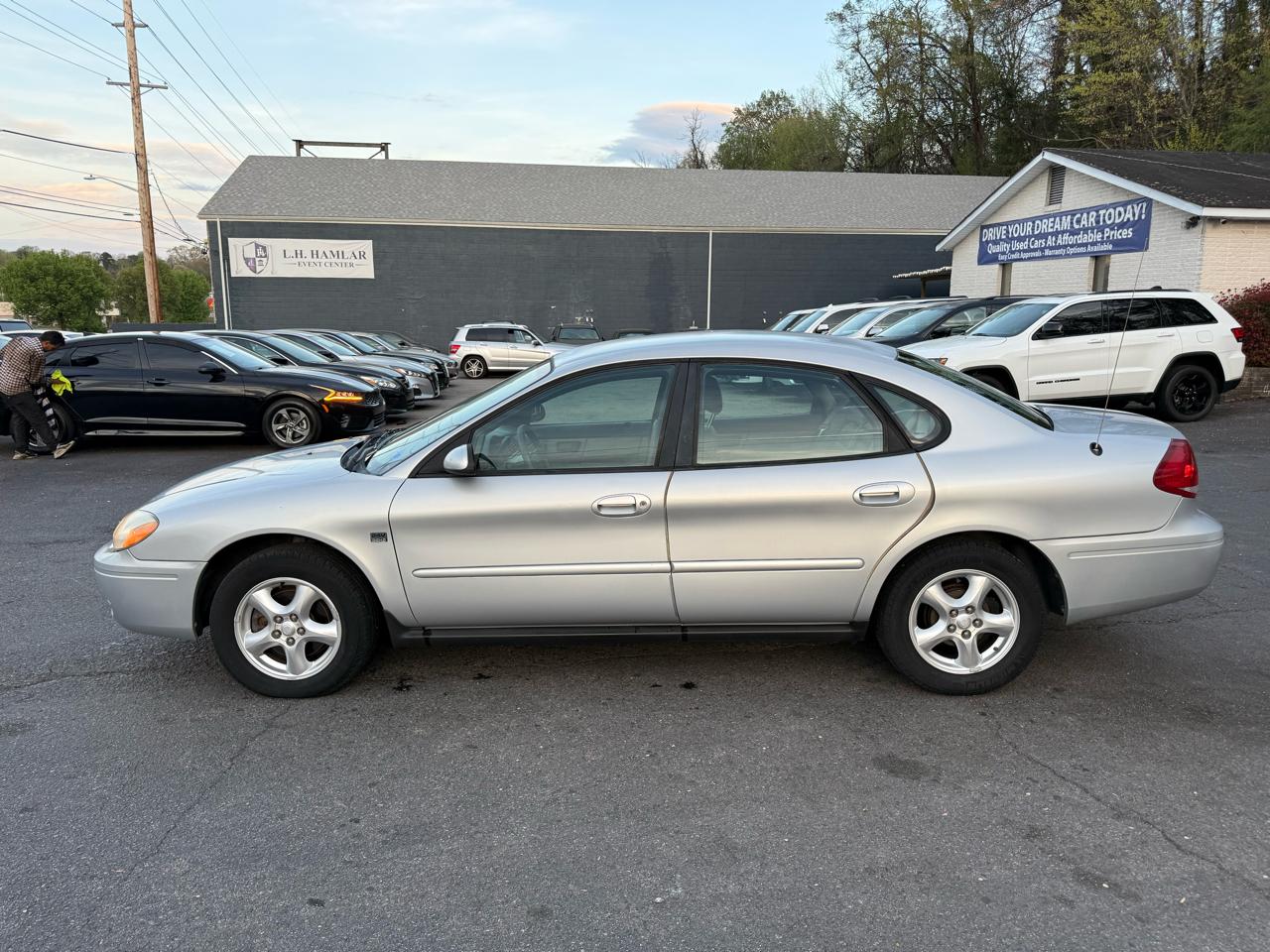 Ford Taurus 4dr Sdn SES 2004