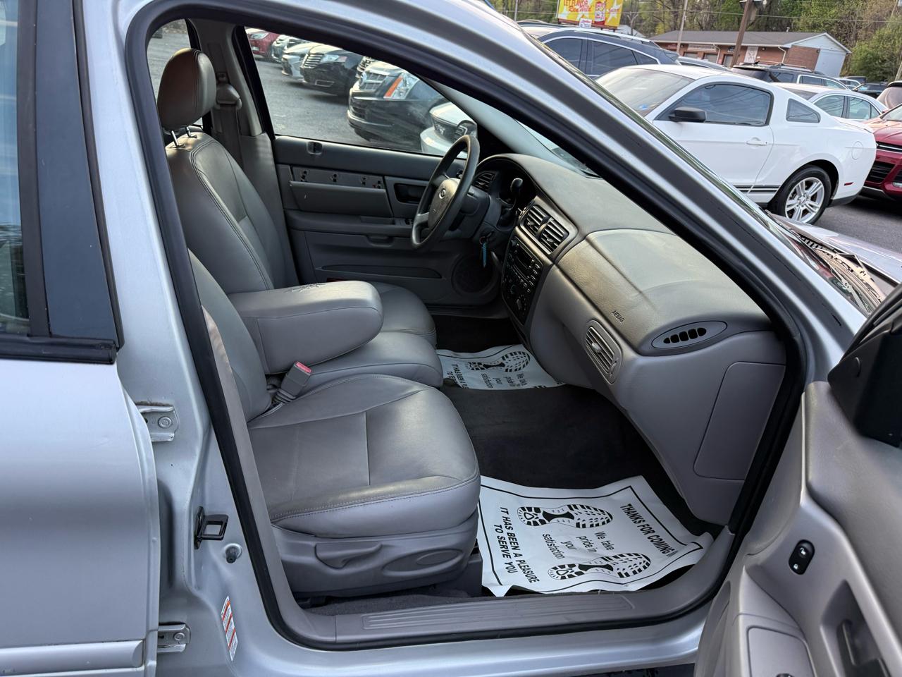 Ford Taurus 4dr Sdn SES 2004